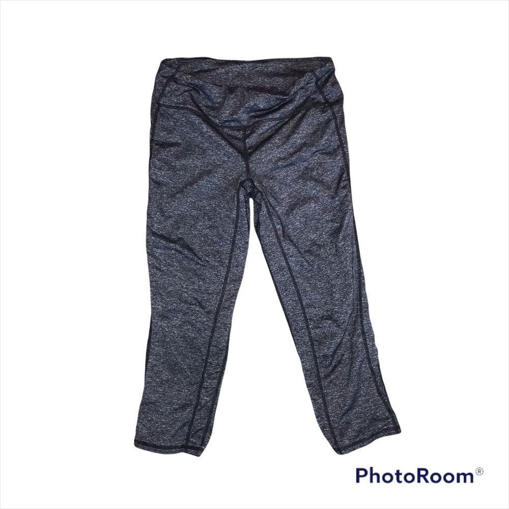 Gap fit size small gray crop workout pants